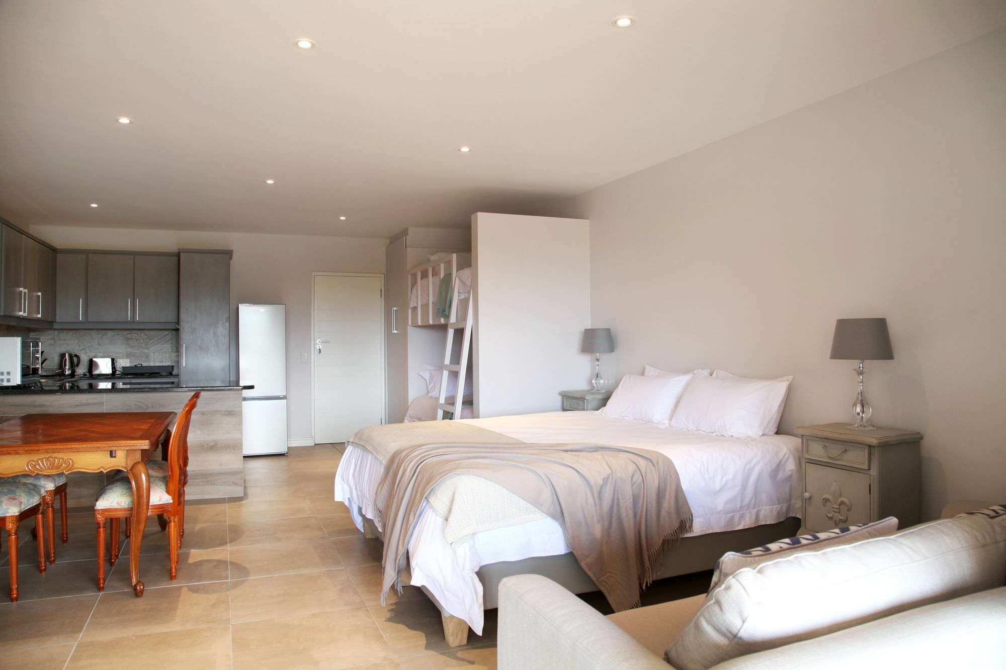Апартаменты Sunrise Bay Self Catering Плеттенберг-Бей Экстерьер фото